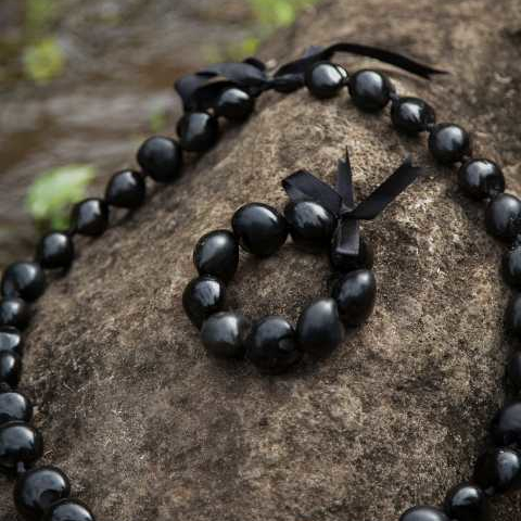 kukui nut lei greeting